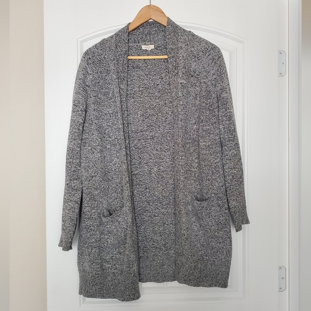 🧥 Women's Medium Cozy Grey Cardigan